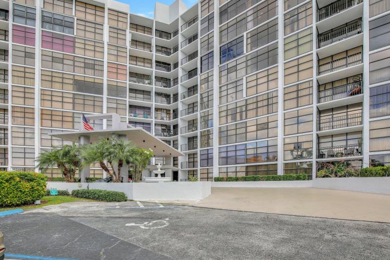  Condo & Townhome Photos
