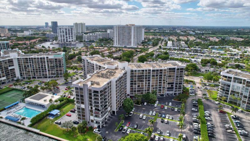  Condo & Townhome Photos