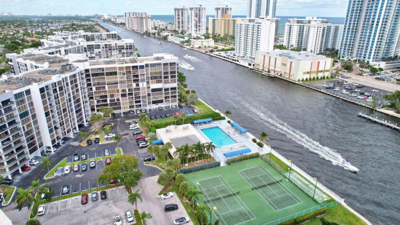  Condo & Townhome Photos