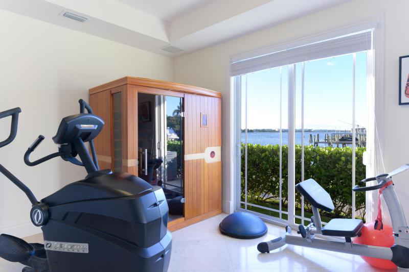  Single Family Homes Photo 16:  Lake Worth Beach,  FL 33460