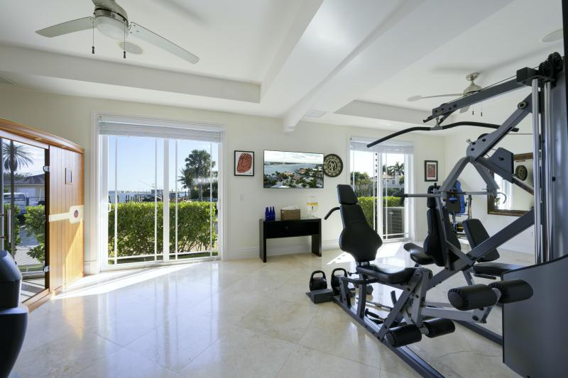  Single Family Homes Photo 17:  Lake Worth Beach,  FL 33460