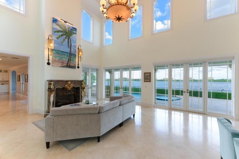  Single Family Homes Photo 3:  Lake Worth Beach,  FL 33460