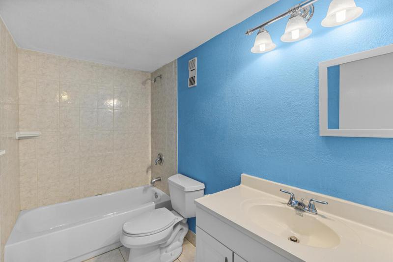  Condo & Townhome Photos