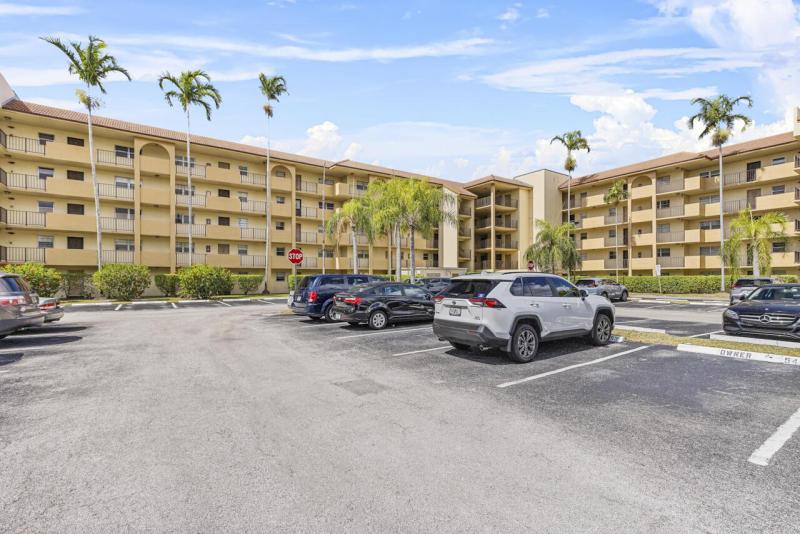  Condo & Townhome Photos