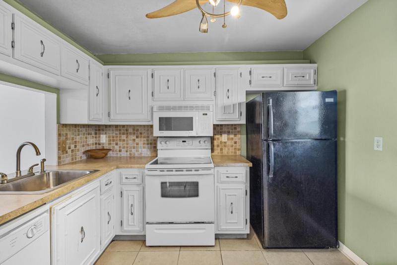  Condo & Townhome Photos