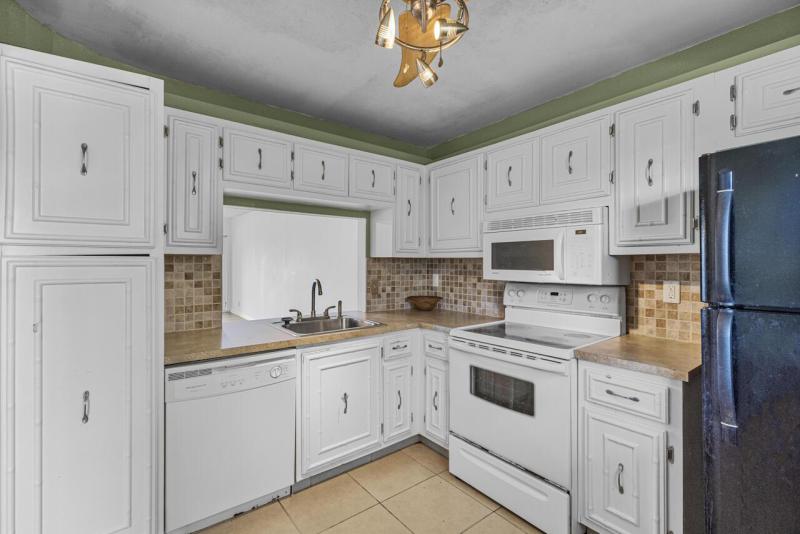  Condo & Townhome Photos