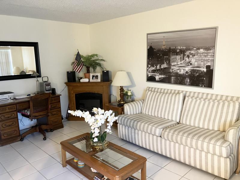  Condo & Townhome Photos