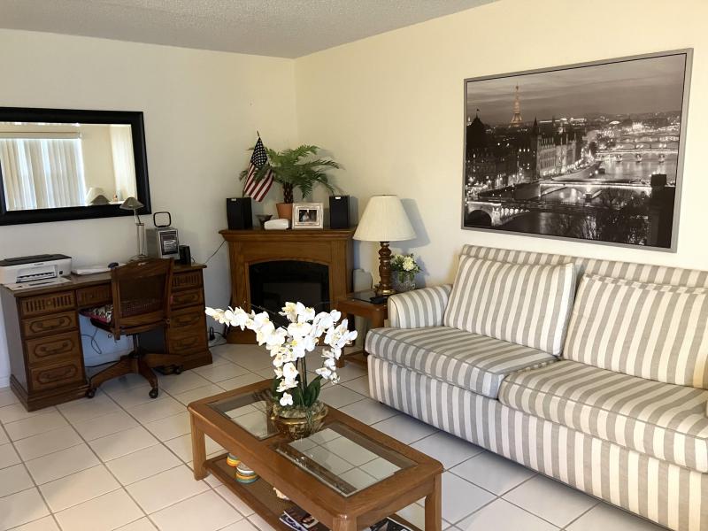  Condo & Townhome Photos