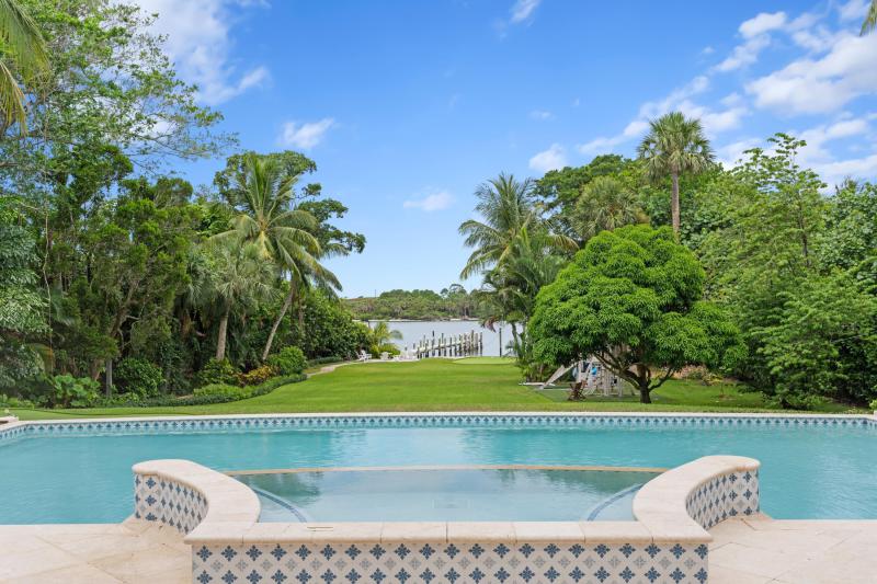  Single Family Homes Photo 25:  Hobe Sound,  FL 33455