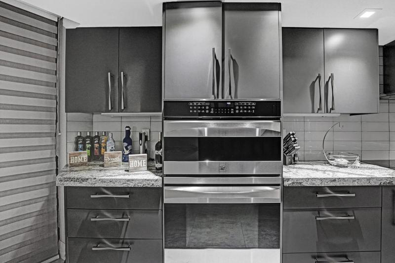  Condo & Townhome Photos