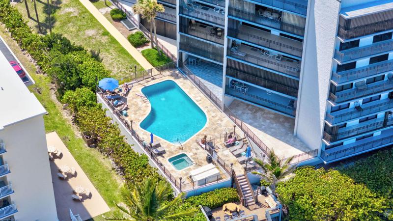  Condo & Townhome Photos