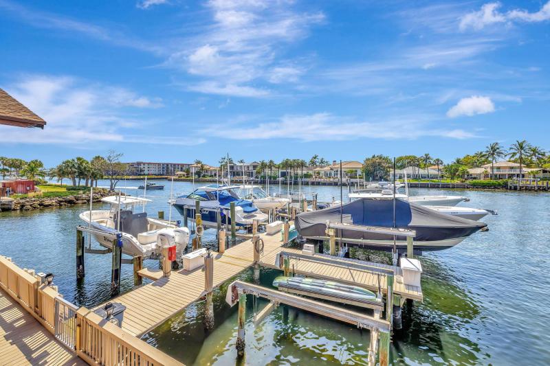  Condo & Townhome Photos