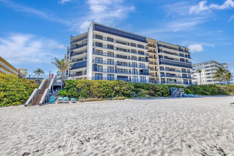  Condo & Townhome Photos