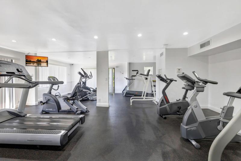  Condo & Townhome Photos