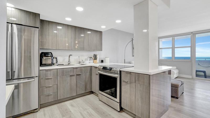  Condo & Townhome Photos