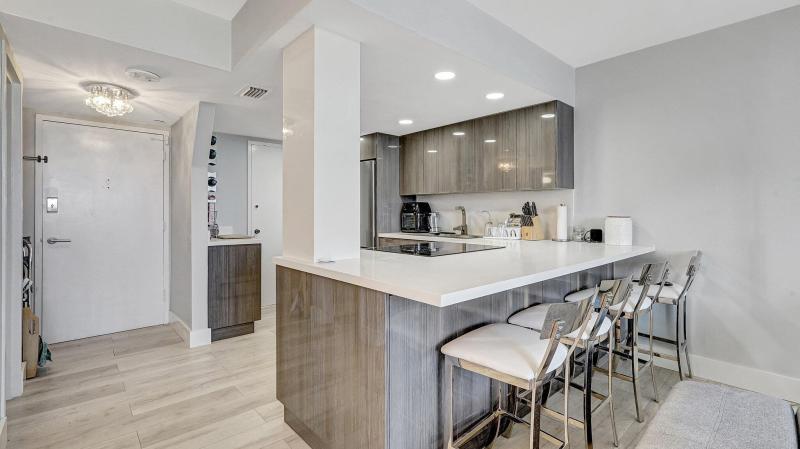  Condo & Townhome Photos