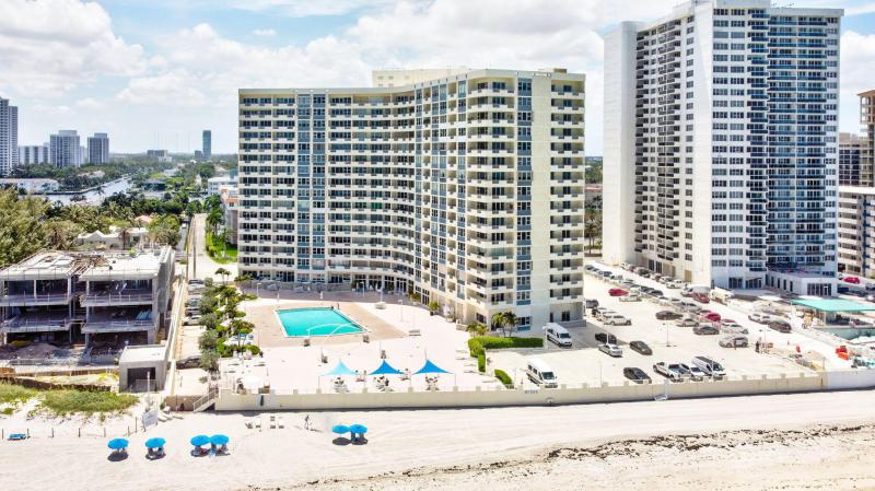  Condo & Townhome Photos
