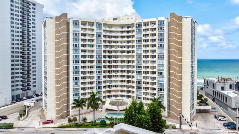  Condo & Townhome Photos
