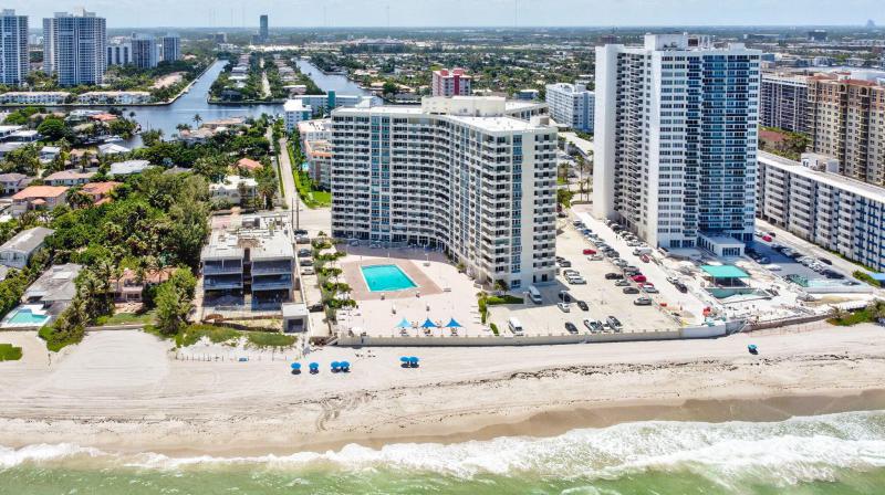  Condo & Townhome Photos