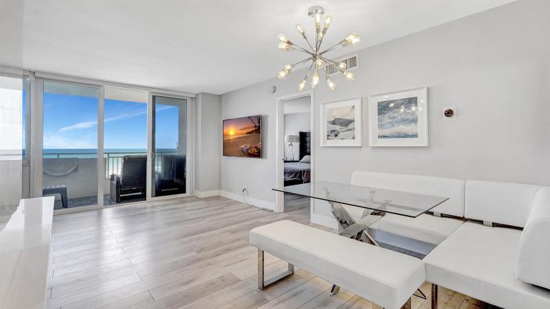  Condo & Townhome Photos