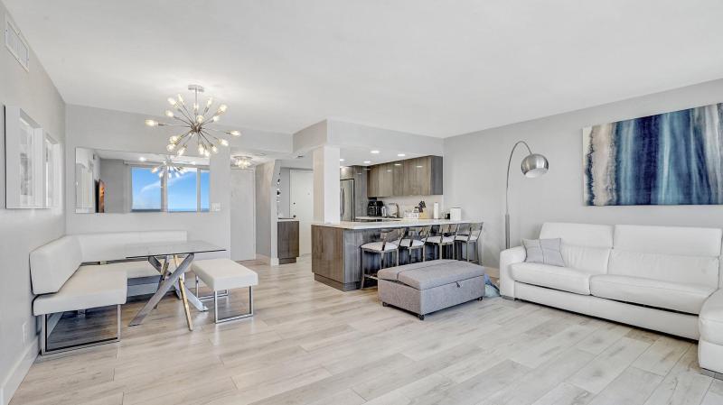  Condo & Townhome Photos