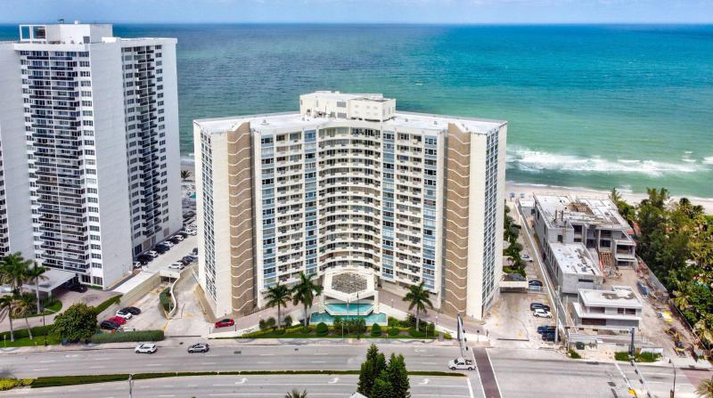  Condo & Townhome Photos