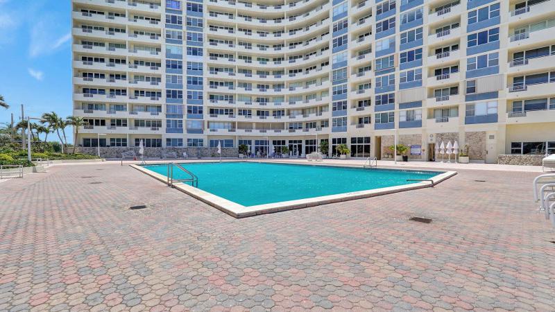  Condo & Townhome Photos