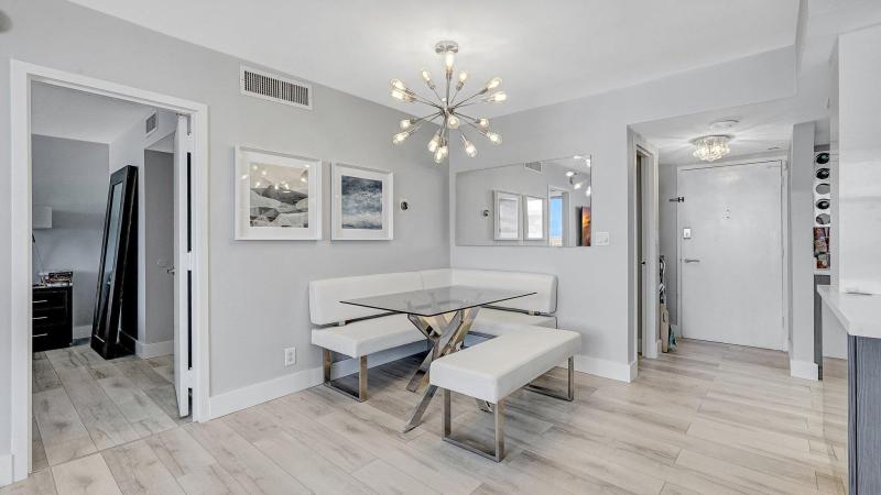  Condo & Townhome Photos