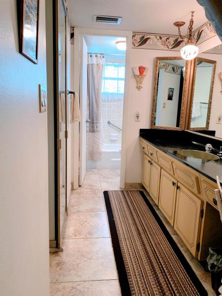  Condo & Townhome Photos