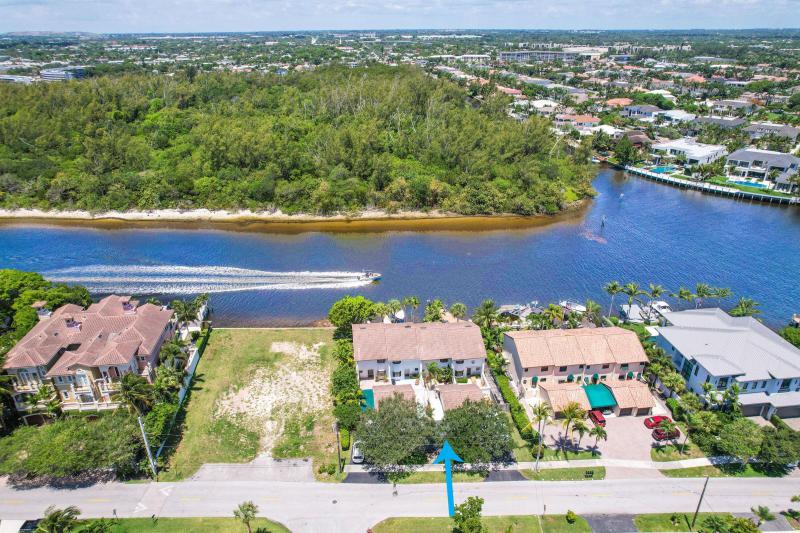  Condo & Townhome Photos
