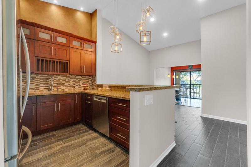  Condo & Townhome Photos