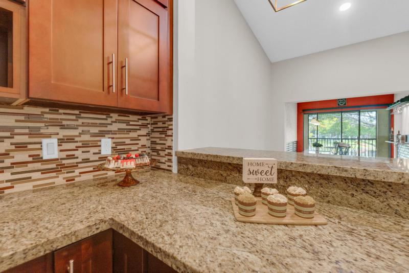  Condo & Townhome Photos