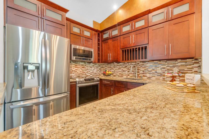  Condo & Townhome Photos