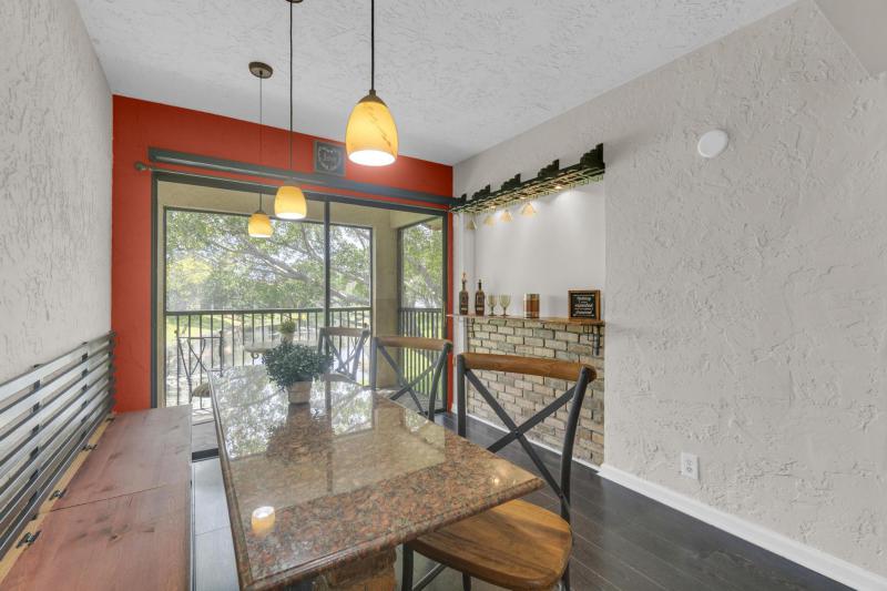  Condo & Townhome Photos