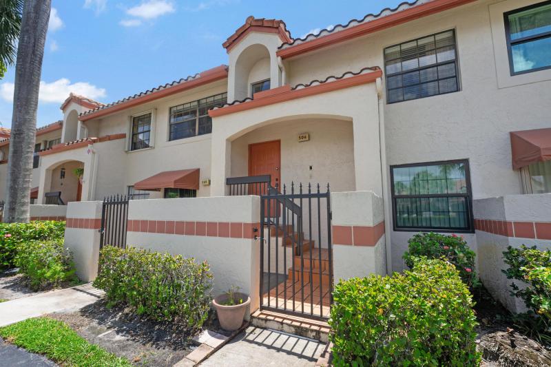  Condo & Townhome Photos