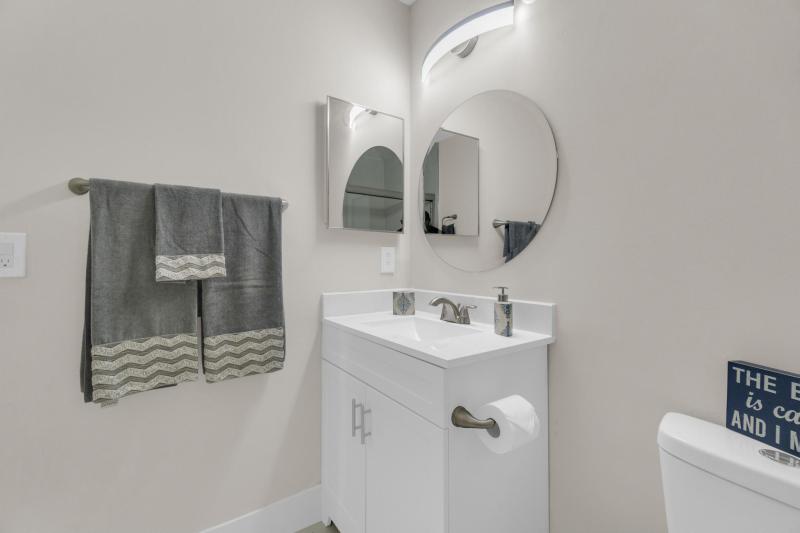  Condo & Townhome Photos