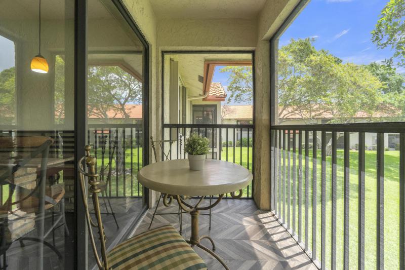  Condo & Townhome Photos