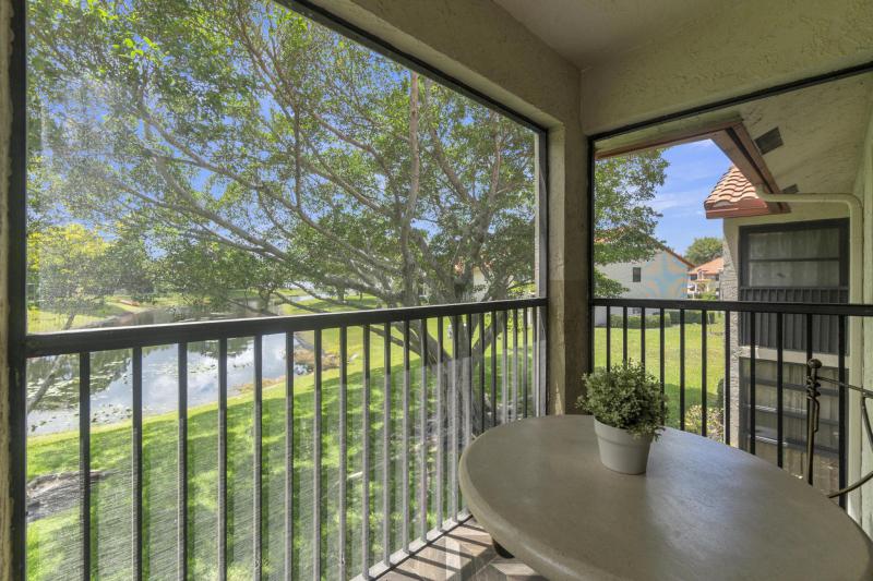  Condo & Townhome Photos