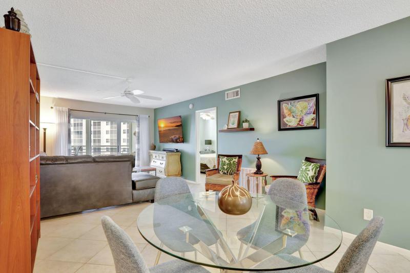  Condo & Townhome Photos