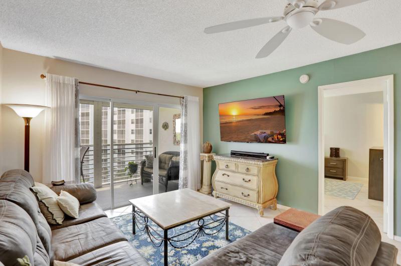  Condo & Townhome Photos