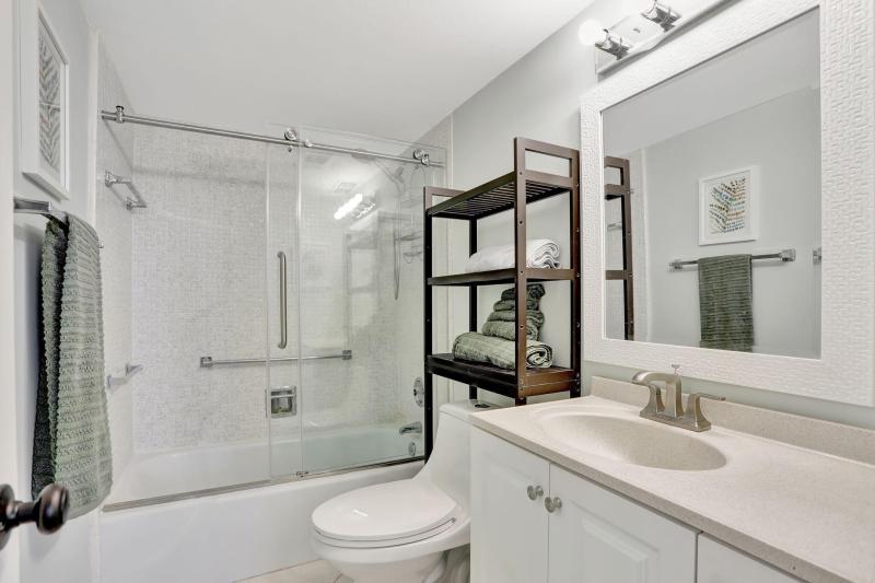  Condo & Townhome Photos