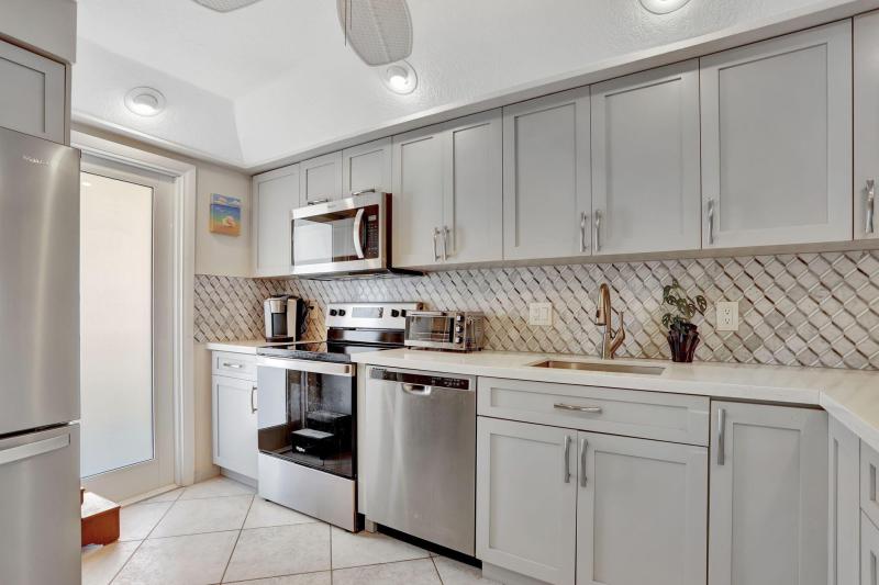  Condo & Townhome Photos