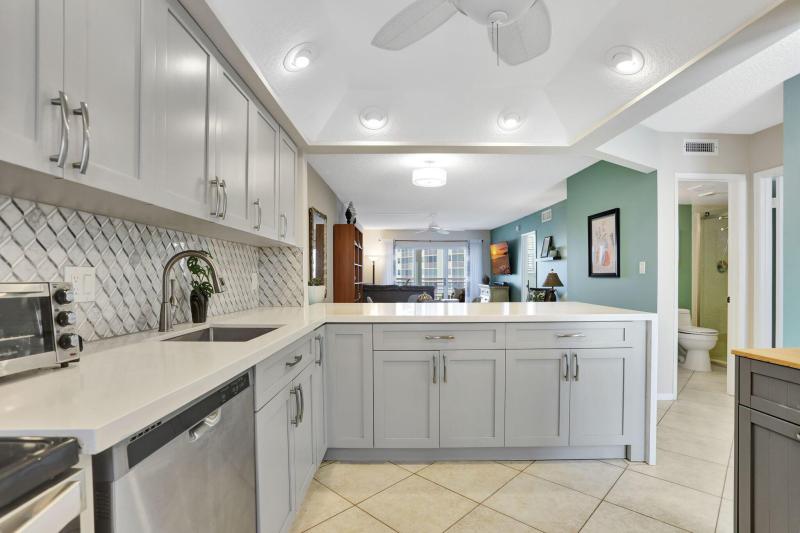 Condo & Townhome Photos