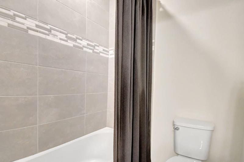  Condo & Townhome Photos