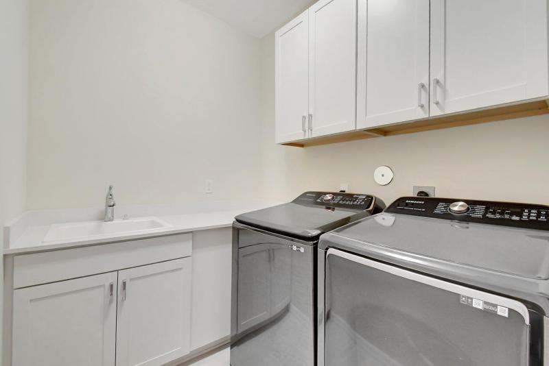  Condo & Townhome Photos