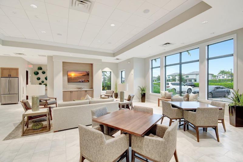  Condo & Townhome Photos