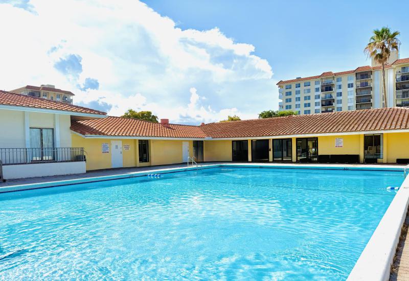  Condo & Townhome Photos