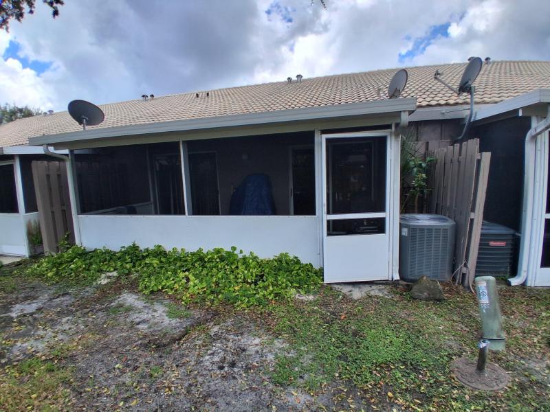  Condo & Townhome Photos