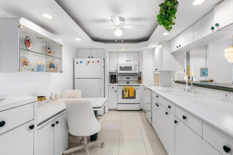  Condo & Townhome Photos