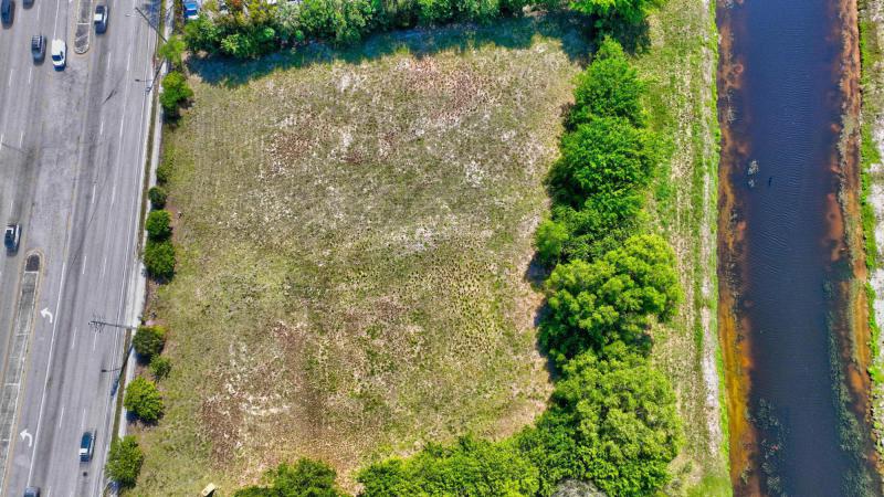  Commercial & Industrial Land Images 